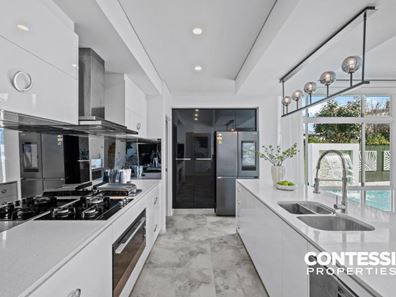 14 Honeymyrtle Turn, Stirling WA 6021