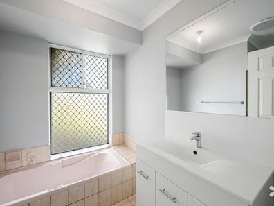 43 Luyer Avenue, East Cannington WA 6107