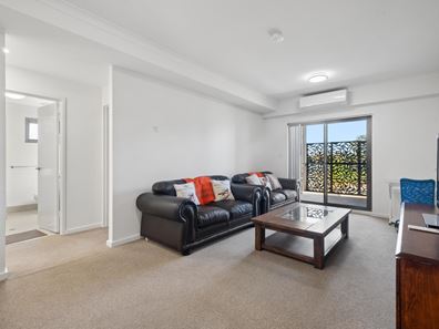1/1 Kentucky Court, Cockburn Central WA 6164