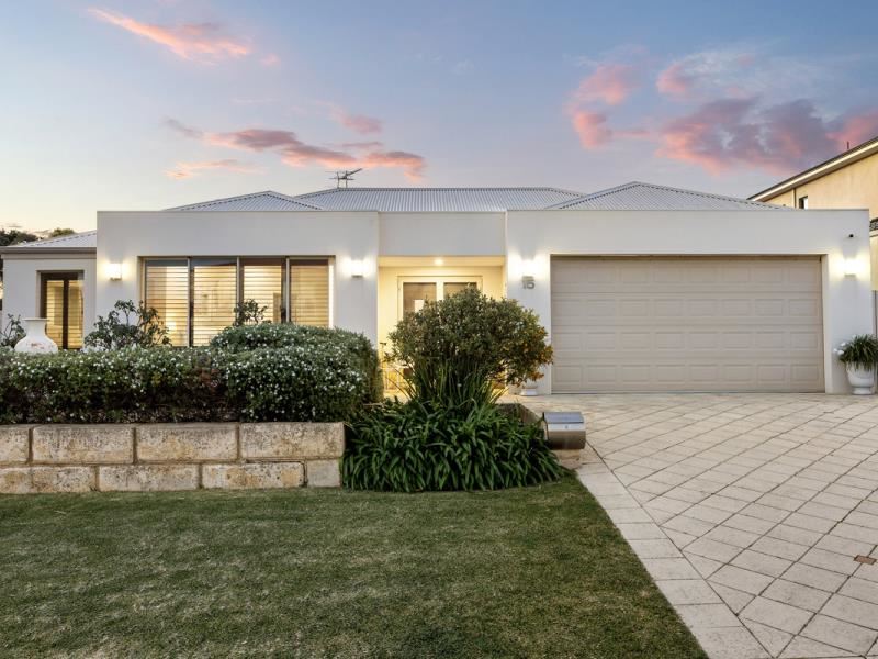15 Deverall Square, Hillarys WA 6025