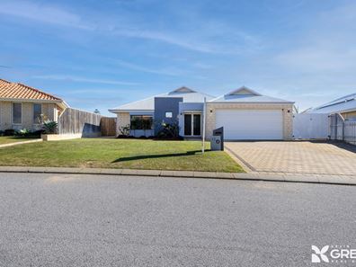 13 Grasshill Grange, Halls Head WA 6210