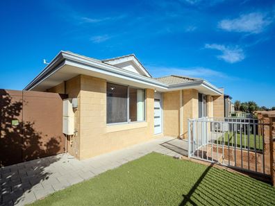 15 Splenders Avenue, Banksia Grove WA 6031
