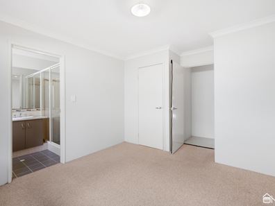 4/11 Turner Place, Kelmscott WA 6111