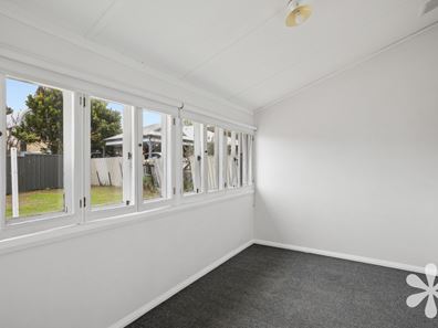 377 Carrington Street, Hamilton Hill WA 6163