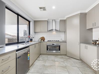 28A Howson Street, Hilton WA 6163