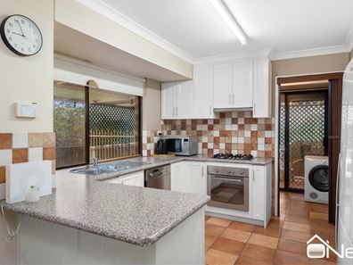 9 Burndale Road, Mount Richon WA 6112