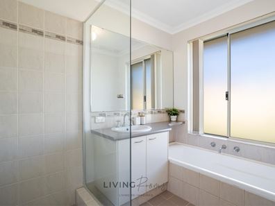 Room/2  96 Shepperton Drive, Butler WA 6036