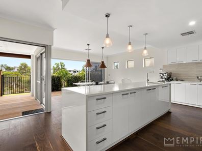 11 Buran Way, Spearwood WA 6163
