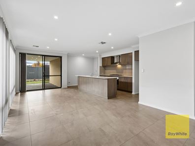 8 Trent Street, Viveash WA 6056