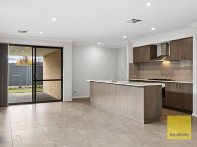 8 Trent Street, Viveash WA 6056