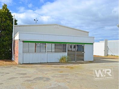 376 Albany Highway, Orana WA 6330