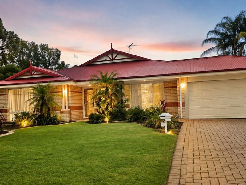 2 Derwent Crescent, Success WA 6164