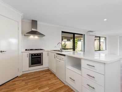 36 Ravensbourne Street, Yanchep WA 6035