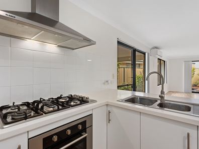 36 Ravensbourne Street, Yanchep WA 6035