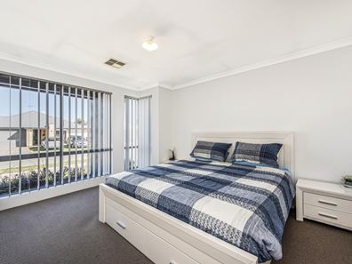 7 Barnong Road, Golden Bay WA 6174