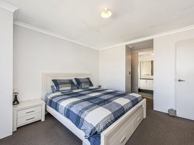 7 Barnong Road, Golden Bay WA 6174