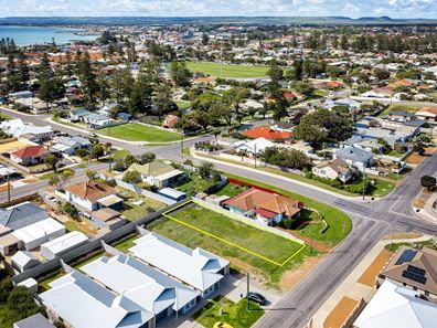 15 Dampier Street, Beachlands WA 6530