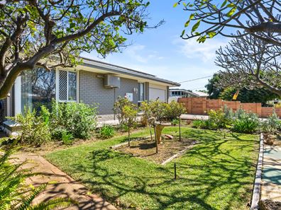 9 Columbia Close, Rockingham WA 6168