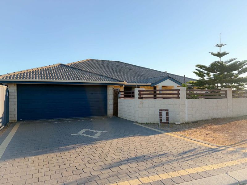 25  Colonen Street , Wandina WA 6530