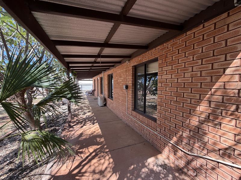 12 Schmidt Way, Exmouth