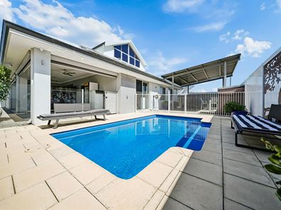 8 Summerville Boulevard, Caversham WA 6055