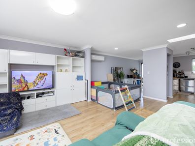 90 Dawson Avenue, Forrestfield WA 6058