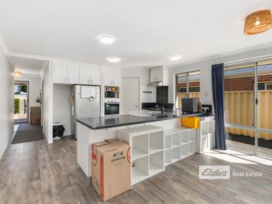 10 Bombay Terrace, Dalyellup WA 6230