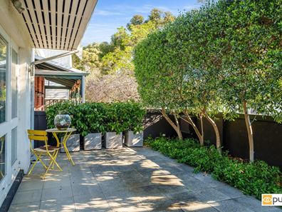 8 Caxton Road, Claremont WA 6010