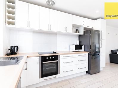 8/28 Carrington Street, Inglewood WA 6052