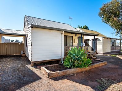 127b Davis Street, Victory Heights WA 6432