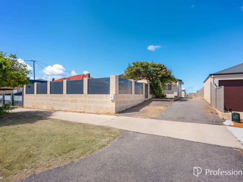 22 Dampier Street, Beachlands WA 6530