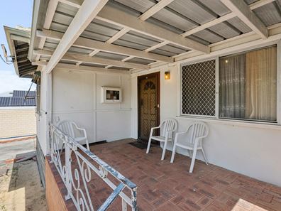 16 Harriott Street, Willagee WA 6156