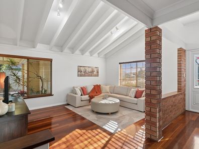 6 Baloo Grove, Kingsley WA 6026