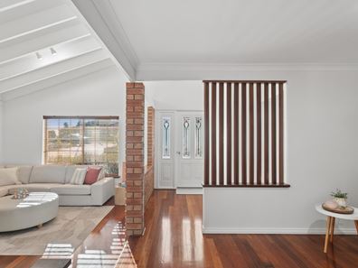 6 Baloo Grove, Kingsley WA 6026