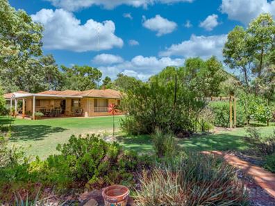 27 Tributary Place, Leschenault WA 6233