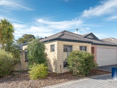 1/16 Hooson  Way, Wilson WA 6107