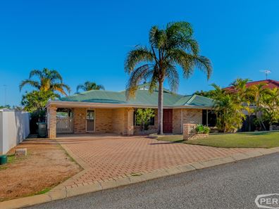 18 Rosebud Place, Halls Head WA 6210
