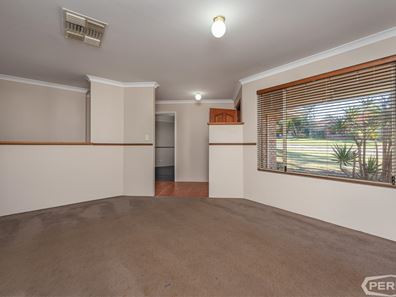 18 Rosebud Place, Halls Head WA 6210
