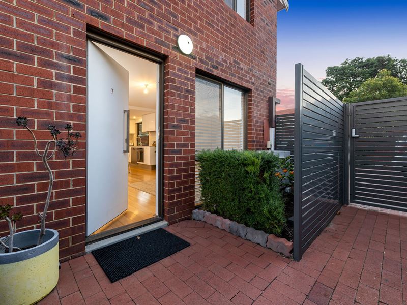7/2 Field Street, Mount Lawley