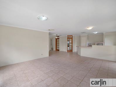 18 Lydiard Retreat, Canning Vale WA 6155