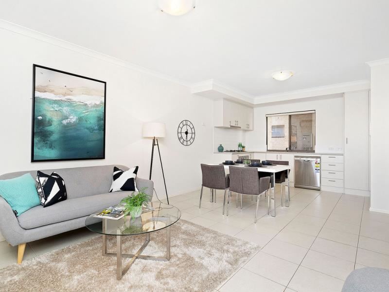 4/88 Moreing Street, Redcliffe