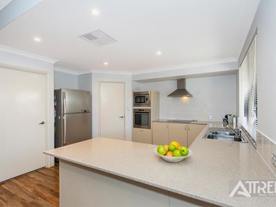 9 Stornaway Court, Seville Grove WA 6112
