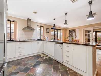 36 Chesapeake Parade, Port Kennedy WA 6172