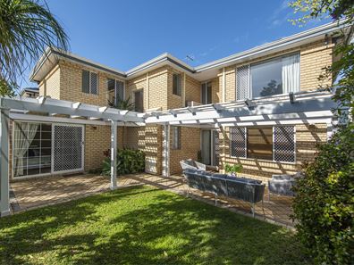 2/3 Hazel Street, Como WA 6152