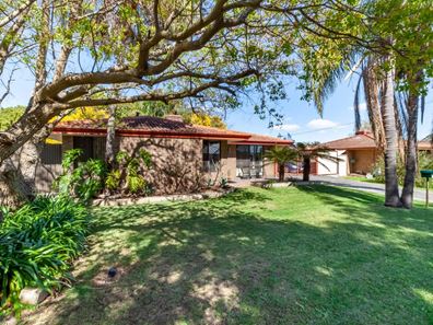 98 Strawberry Drive, Seville Grove WA 6112