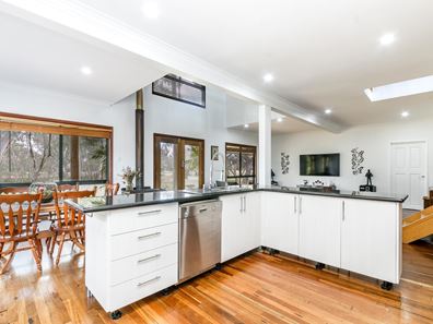 794 Rowley Rd, Oakford WA 6121