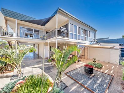 16B Valley Road, Halls Head WA 6210