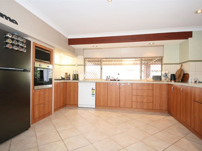 20 Rason Close, Cooloongup WA 6168