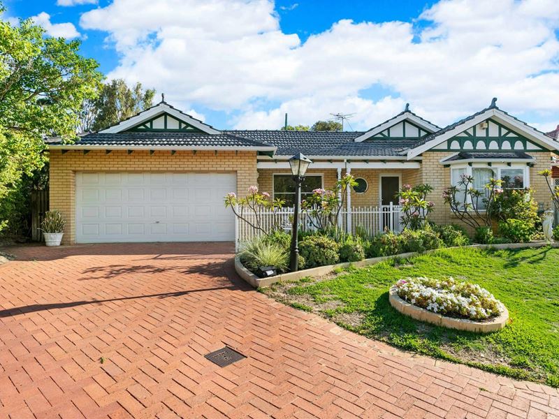 8 Kings Row, Mount Claremont
