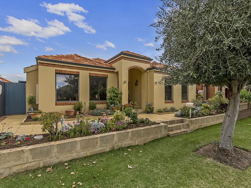 14 Barossa Approach, Rockingham WA 6168